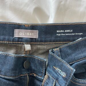 DL1961 High Rise Instasculpt Straight Jeans in Dark Blue